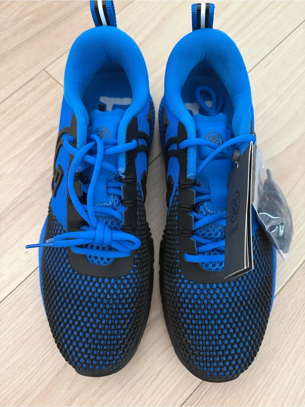 NWT! G/FORE Men's QRT1 Pickleball Shoes in a blue and black gradient.